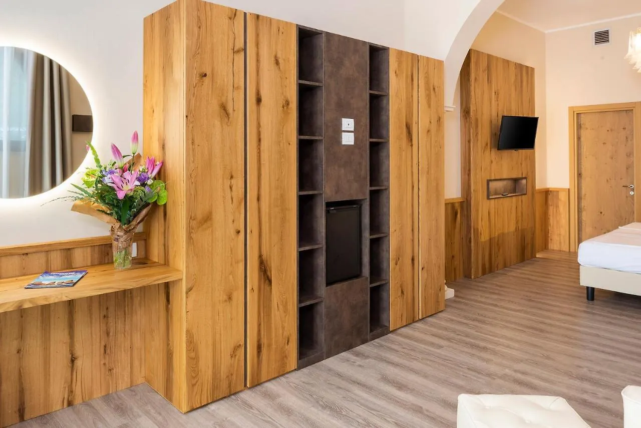 ****  Hotel Du Parc Garda  Italy